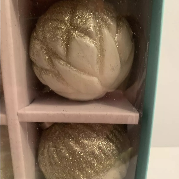 Martha Stewart Christmas Ornaments White/Off White And Gold Glitter - Picture 11 of 15